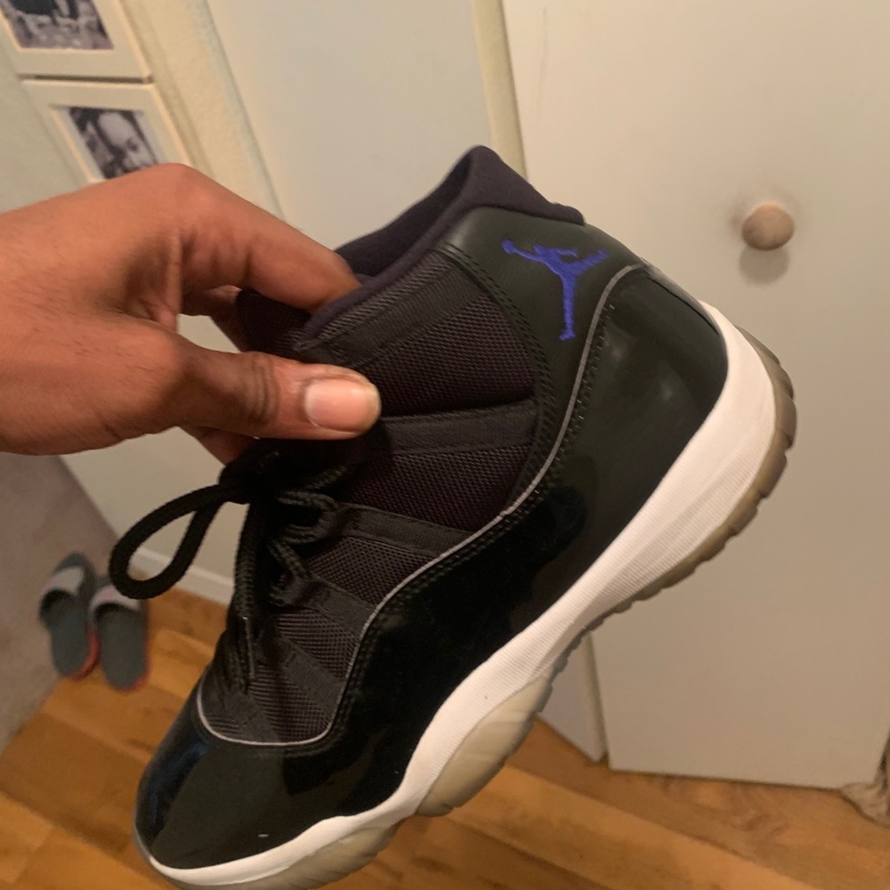 Jordan 11s space jams